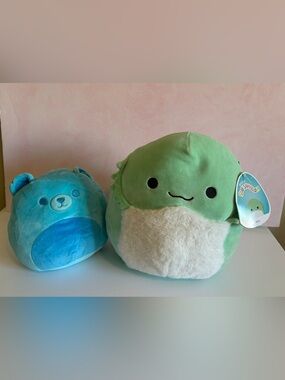 Abe Squishmallow bearded dragon + gummy bear Squishmallow blubo!
